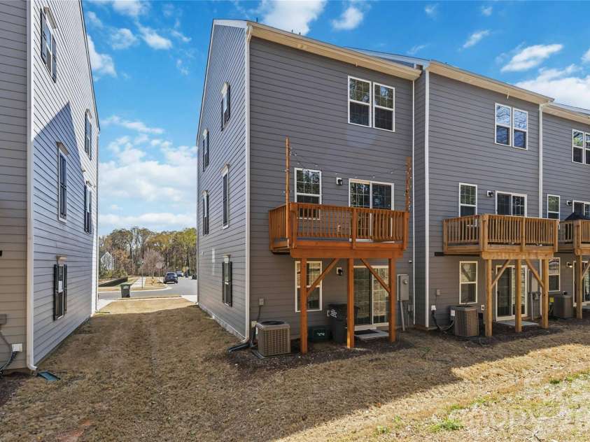 3149 Beeler Lane, Charlotte, NC 28208.  MLS# CAR4352531, YatesRealty ID 12426. 
