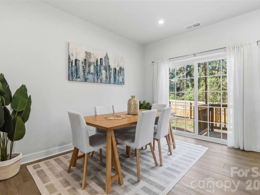 3149 Beeler Lane, Charlotte, NC 28208.  MLS# CAR4352531, YatesRealty ID 12426. Dining area