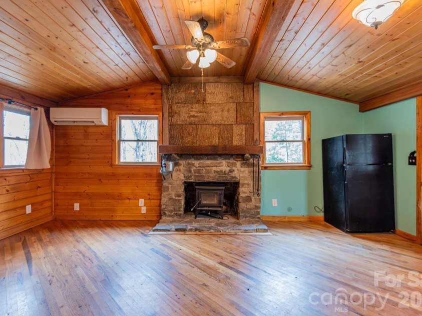 169 Samantha Springs Lane, Elk Park, NC 28622.  MLS# CAR4353245, YatesRealty ID 12428. 