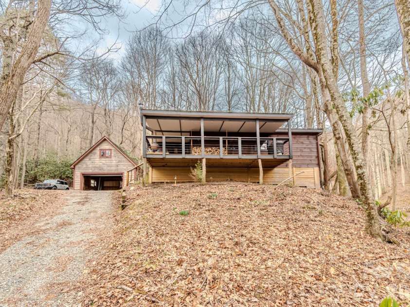 169 Samantha Springs Lane, Elk Park, NC 28622.  MLS# CAR4353245, YatesRealty ID 12428. 