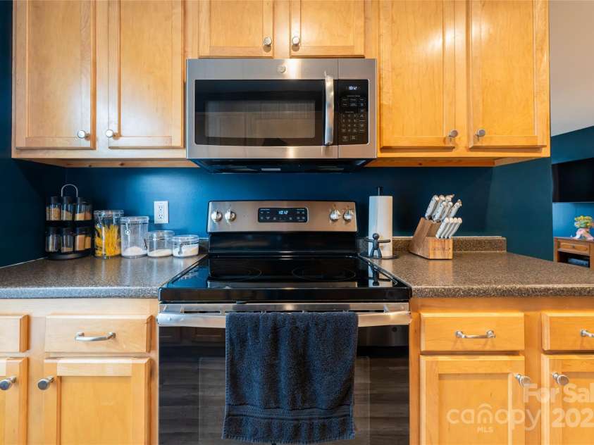 20 Yarrow Meadow Road, Weaverville, NC 28787.  MLS# CAR4241395, YatesRealty ID 12429. 