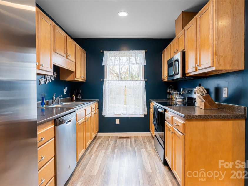 20 Yarrow Meadow Road, Weaverville, NC 28787.  MLS# CAR4241395, YatesRealty ID 12429. 