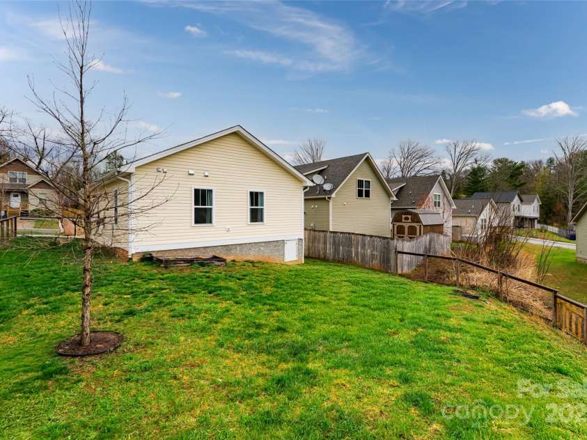 20 Yarrow Meadow Road, Weaverville, NC 28787.  MLS# CAR4241395, YatesRealty ID 12429. 