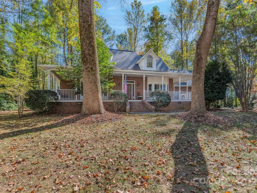 1085 Pinecrest Drive, Rock Hill, SC 29732.  MLS# CAR4313735, YatesRealty ID 12430. 
