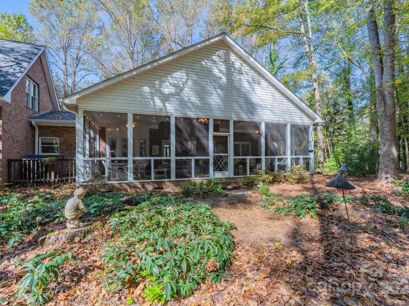 1085 Pinecrest Drive, Rock Hill, SC 29732.  MLS# CAR4313735, YatesRealty ID 12430. 