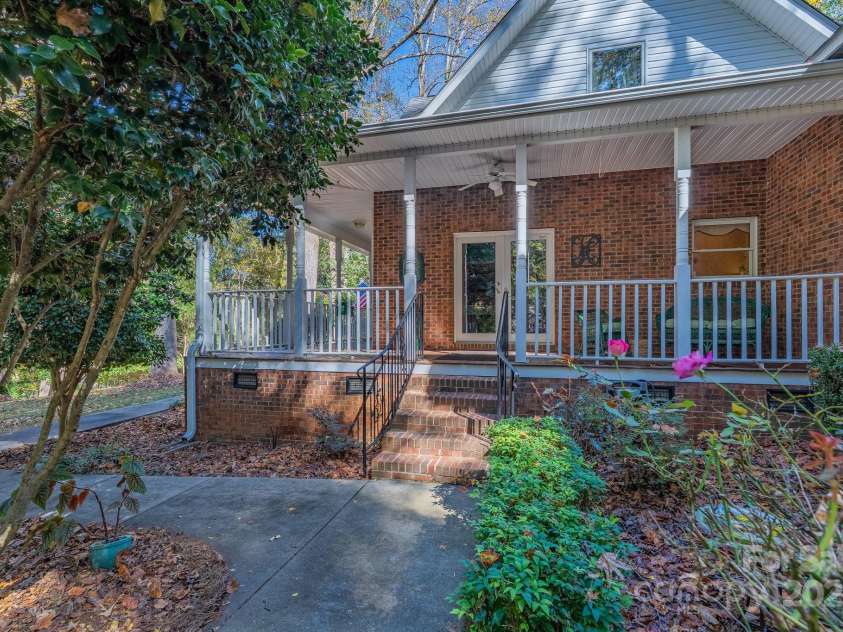 1085 Pinecrest Drive, Rock Hill, SC 29732.  MLS# CAR4313735, YatesRealty ID 12430. 