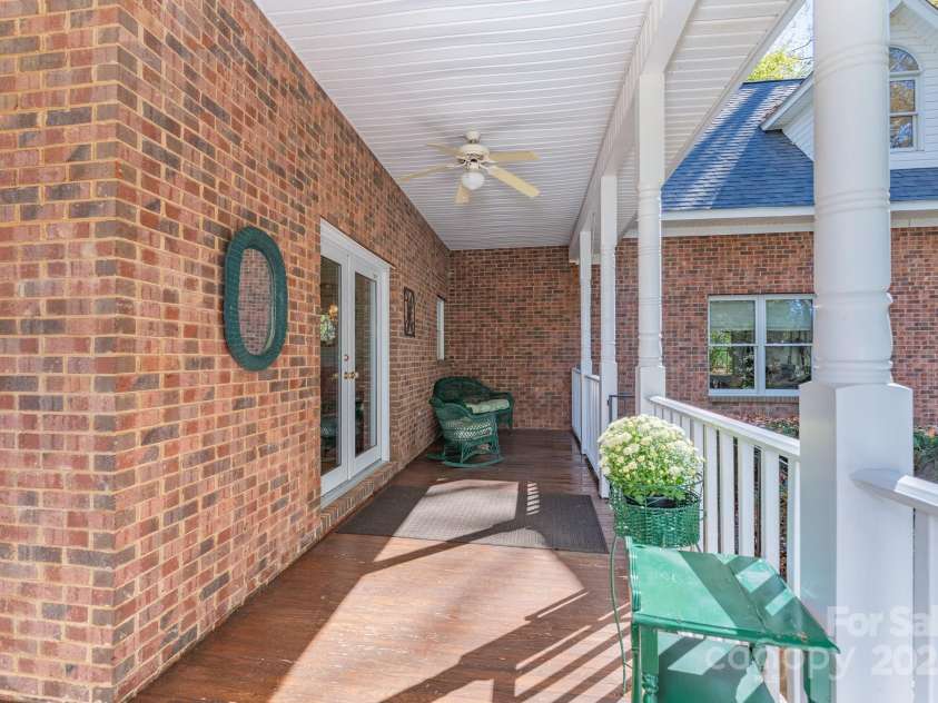 1085 Pinecrest Drive, Rock Hill, SC 29732.  MLS# CAR4313735, YatesRealty ID 12430. 