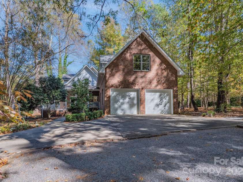 1085 Pinecrest Drive, Rock Hill, SC 29732.  MLS# CAR4313735, YatesRealty ID 12430. 