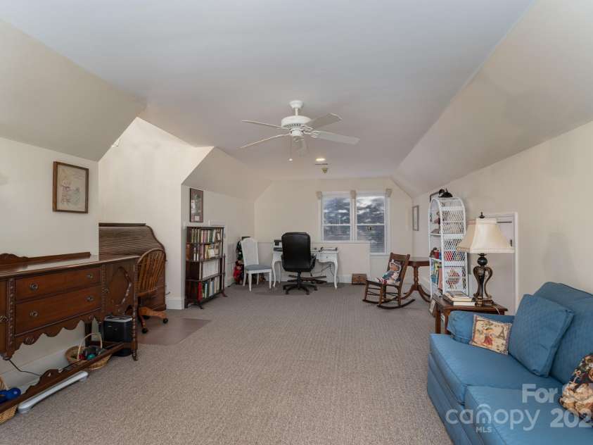1085 Pinecrest Drive, Rock Hill, SC 29732.  MLS# CAR4313735, YatesRealty ID 12430. Bonus Room