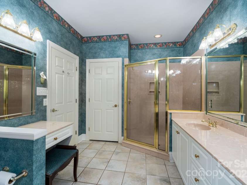 1085 Pinecrest Drive, Rock Hill, SC 29732.  MLS# CAR4313735, YatesRealty ID 12430. Primary Bath