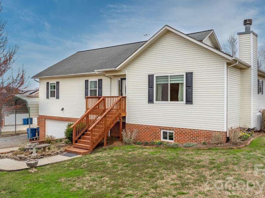 4820 Wordsworth Circle, Conover, NC 28613.  MLS# CAR4352986, YatesRealty ID 12432. 
