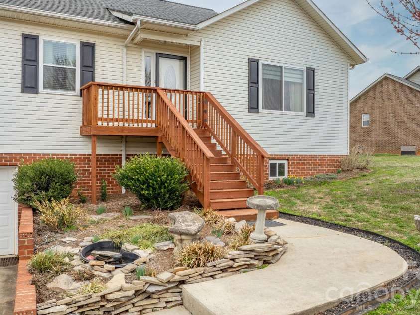 4820 Wordsworth Circle, Conover, NC 28613.  MLS# CAR4352986, YatesRealty ID 12432. 