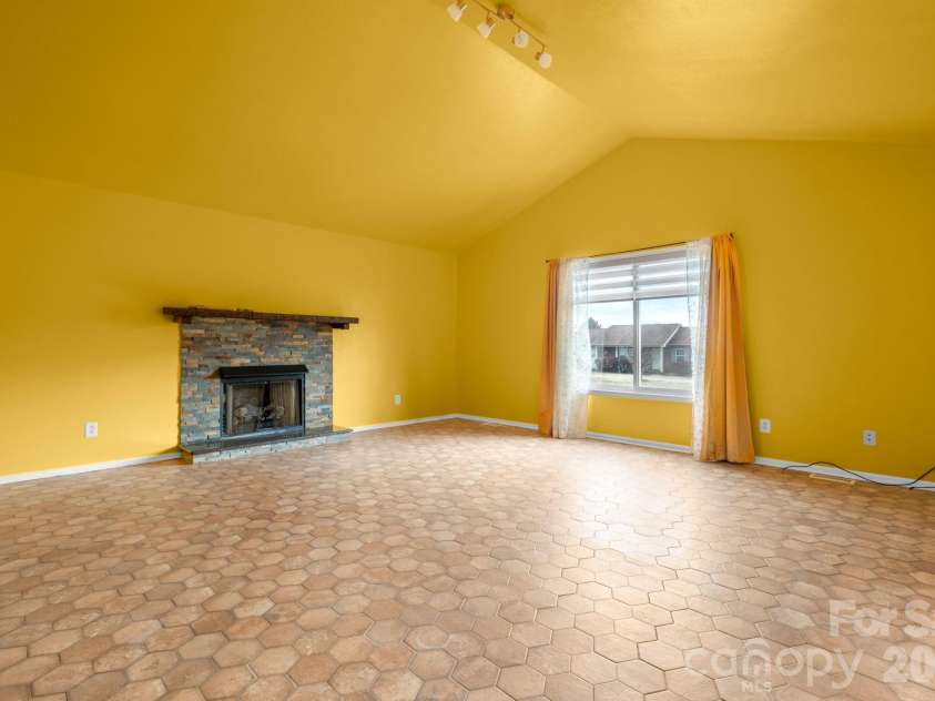 4820 Wordsworth Circle, Conover, NC 28613.  MLS# CAR4352986, YatesRealty ID 12432. 