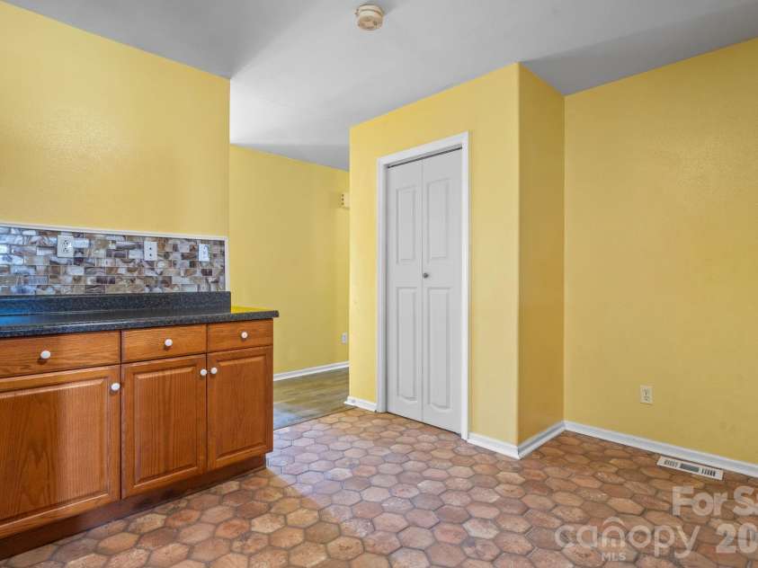 4820 Wordsworth Circle, Conover, NC 28613.  MLS# CAR4352986, YatesRealty ID 12432. 