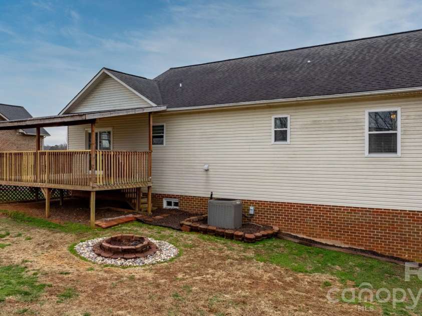 4820 Wordsworth Circle, Conover, NC 28613.  MLS# CAR4352986, YatesRealty ID 12432. 