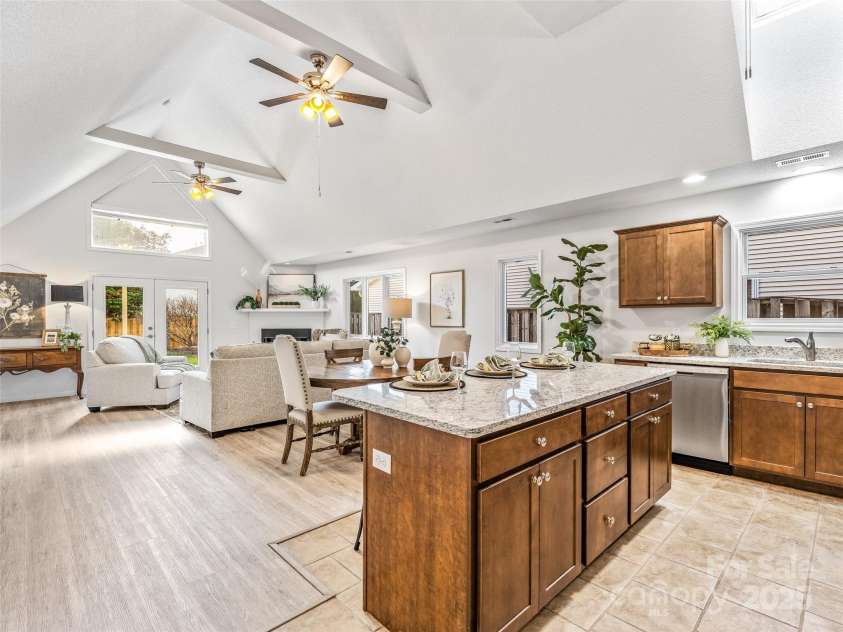 34 Beekeeper Trail, Swannanoa, NC 28778.  MLS# CAR4321966, YatesRealty ID 12434. 