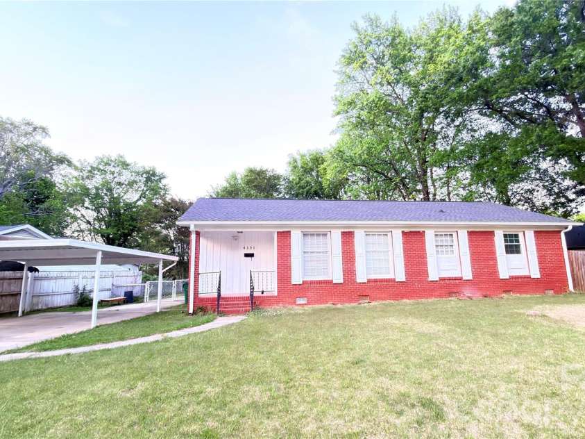 4131 Woodgreen Terrace, Charlotte, NC 28205.  MLS# CAR4369298, YatesRealty ID 12434. 