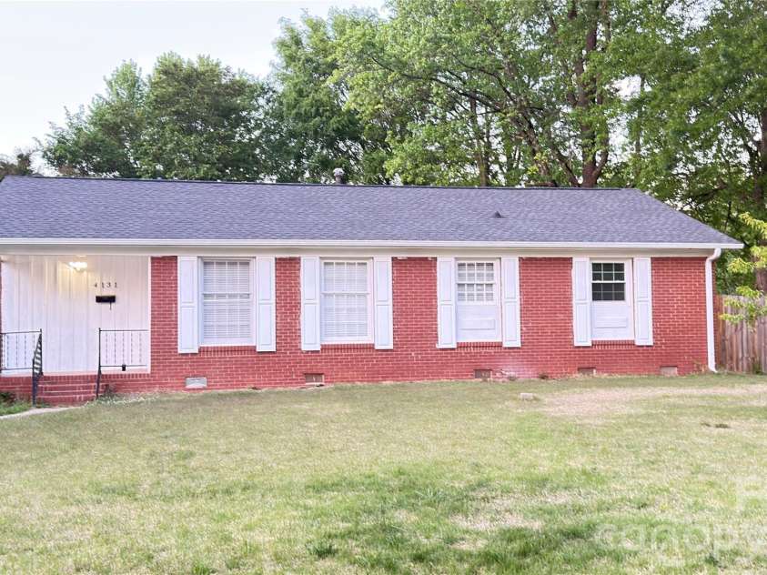 4131 Woodgreen Terrace, Charlotte, NC 28205.  MLS# CAR4369298, YatesRealty ID 12434. 