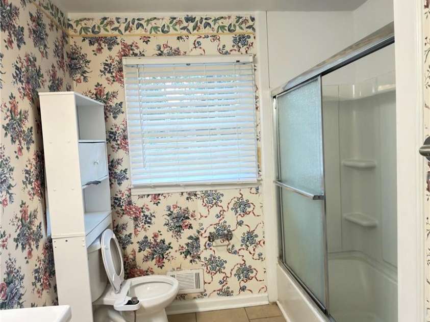 4131 Woodgreen Terrace, Charlotte, NC 28205.  MLS# CAR4369298, YatesRealty ID 12434. 