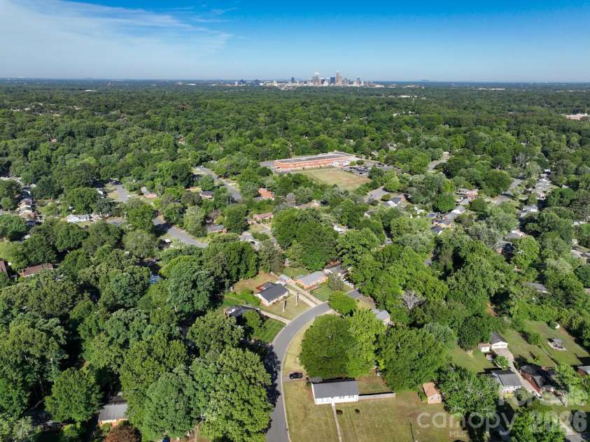 4131 Woodgreen Terrace, Charlotte, NC 28205.  MLS# CAR4369298, YatesRealty ID 12434. 