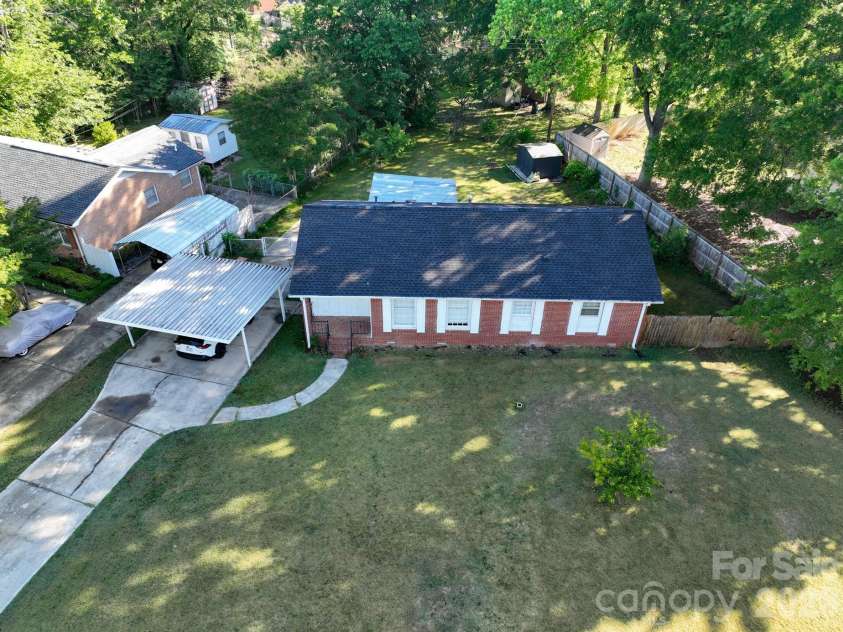4131 Woodgreen Terrace, Charlotte, NC 28205.  MLS# CAR4369298, YatesRealty ID 12434. 