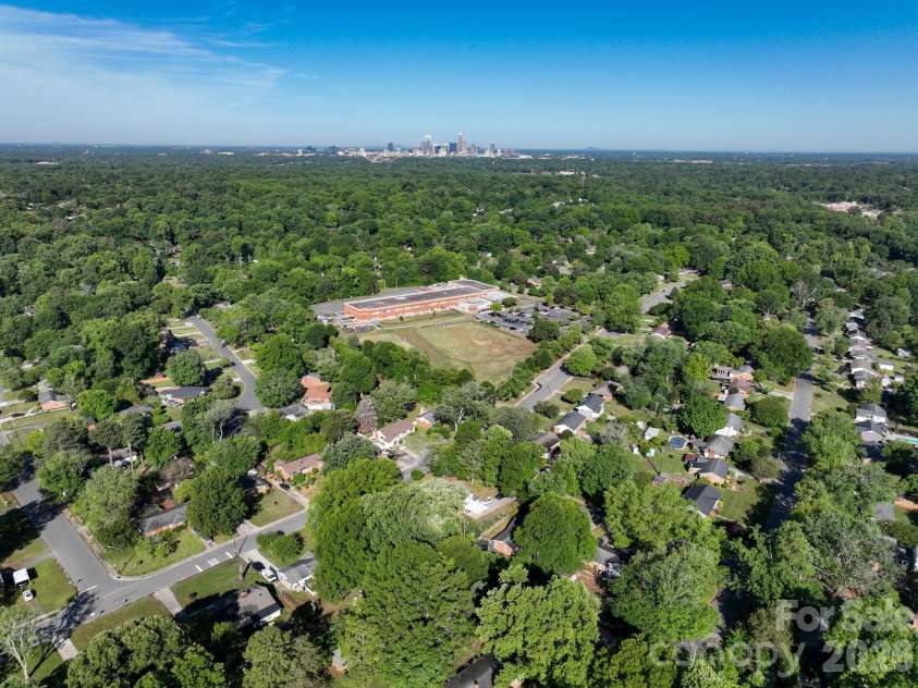 4131 Woodgreen Terrace, Charlotte, NC 28205.  MLS# CAR4369298, YatesRealty ID 12434. 