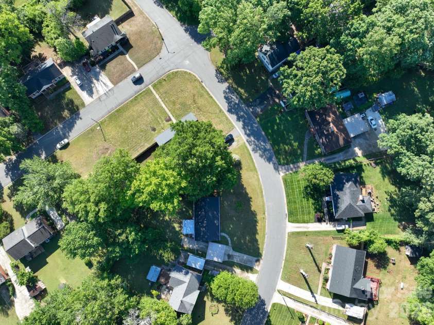 4131 Woodgreen Terrace, Charlotte, NC 28205.  MLS# CAR4369298, YatesRealty ID 12434. 