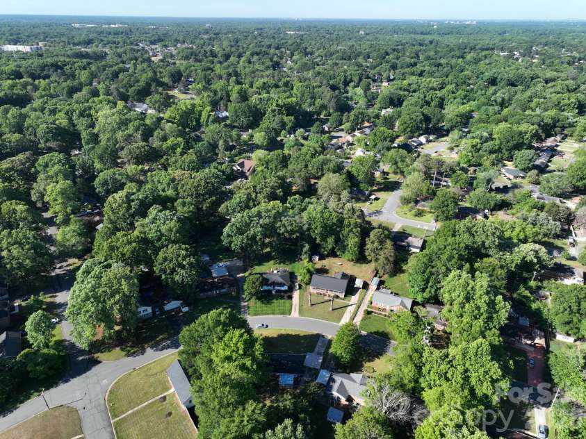 4131 Woodgreen Terrace, Charlotte, NC 28205.  MLS# CAR4369298, YatesRealty ID 12434. 