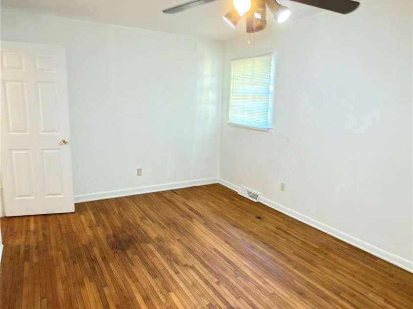 4131 Woodgreen Terrace, Charlotte, NC 28205.  MLS# CAR4369298, YatesRealty ID 12434. 