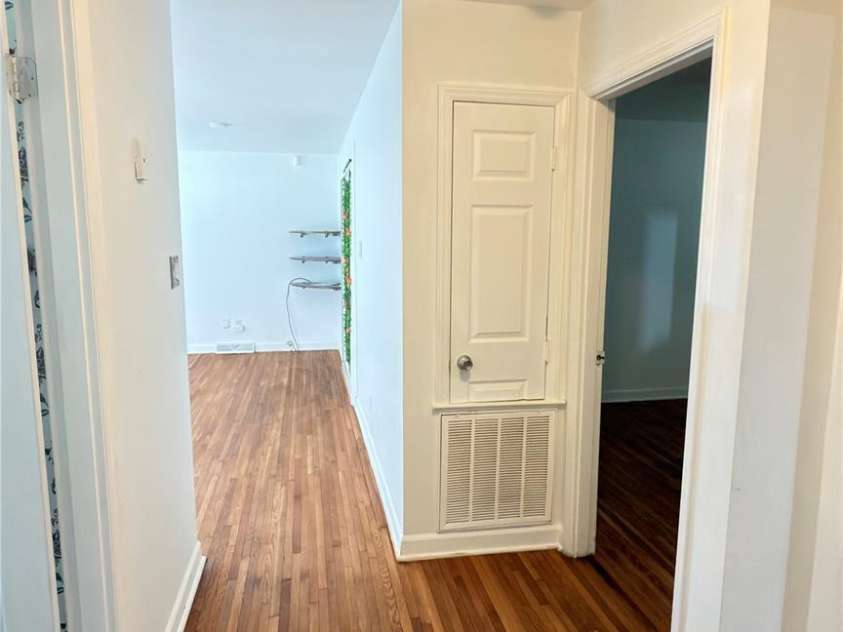 4131 Woodgreen Terrace, Charlotte, NC 28205.  MLS# CAR4369298, YatesRealty ID 12434. 