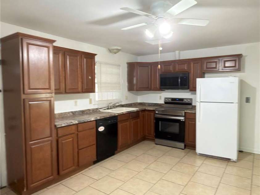 4131 Woodgreen Terrace, Charlotte, NC 28205.  MLS# CAR4369298, YatesRealty ID 12434. 