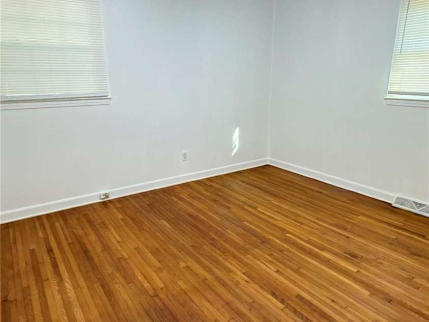 4131 Woodgreen Terrace, Charlotte, NC 28205.  MLS# CAR4369298, YatesRealty ID 12434. 