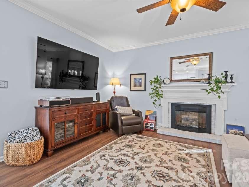 15325 Great Glen Lane, Huntersville, NC 28078.  MLS# CAR4358599, YatesRealty ID 12435. 