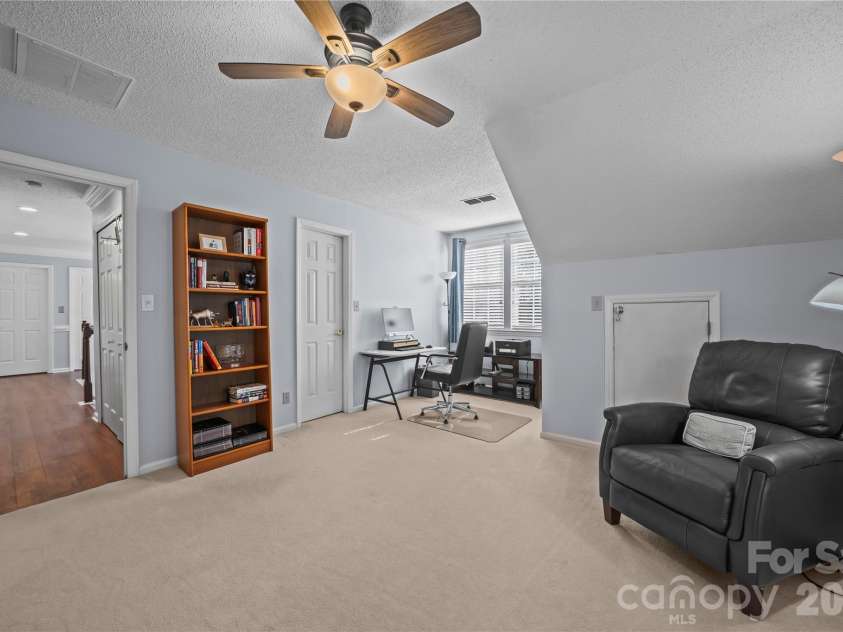15325 Great Glen Lane, Huntersville, NC 28078.  MLS# CAR4358599, YatesRealty ID 12435. 
