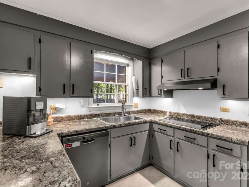 709 Plantation Road, Lancaster, SC 29720.  MLS# CAR4257177, YatesRealty ID 12435. 