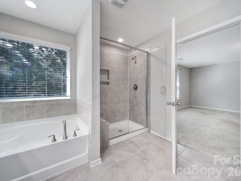 1212 Croft Drive, Fort Mill, SC 29708.  MLS# CAR4353061, YatesRealty ID 12436. PRIMARY BATH OASIS BATH #3