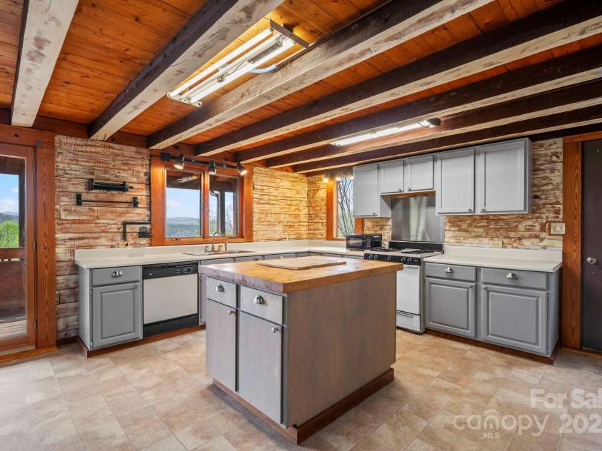 689 Osborne Road, Clyde, NC 28721.  MLS# CAR4250291, YatesRealty ID 12436. 