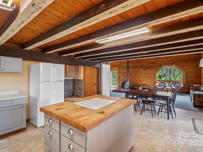 689 Osborne Road, Clyde, NC 28721.  MLS# CAR4250291, YatesRealty ID 12436. 