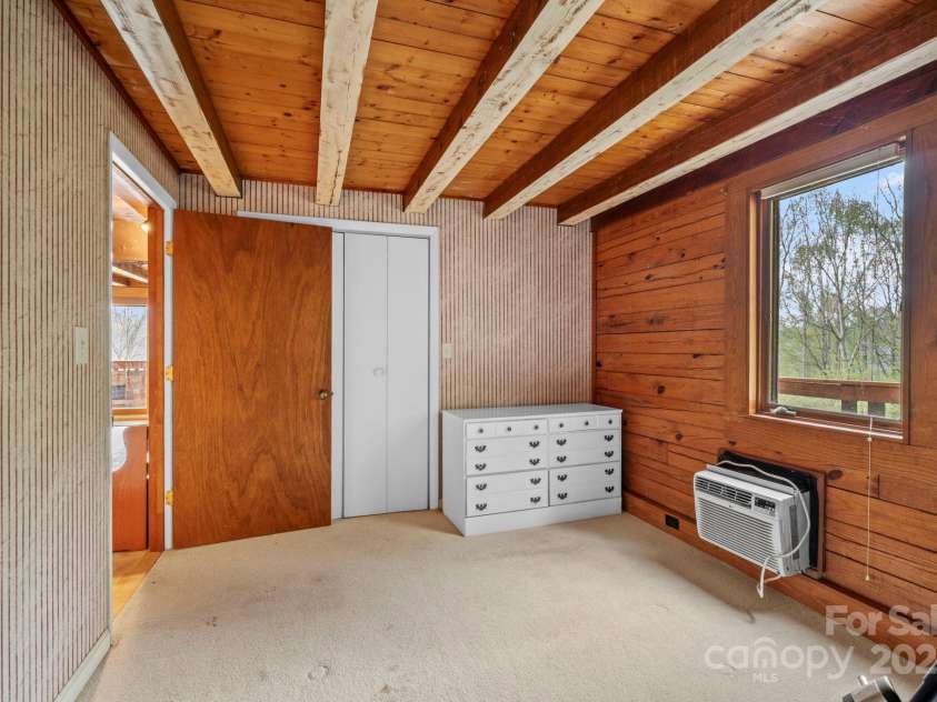 689 Osborne Road, Clyde, NC 28721.  MLS# CAR4250291, YatesRealty ID 12436. 