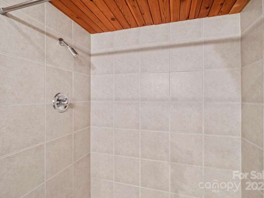 689 Osborne Road, Clyde, NC 28721.  MLS# CAR4250291, YatesRealty ID 12436. 