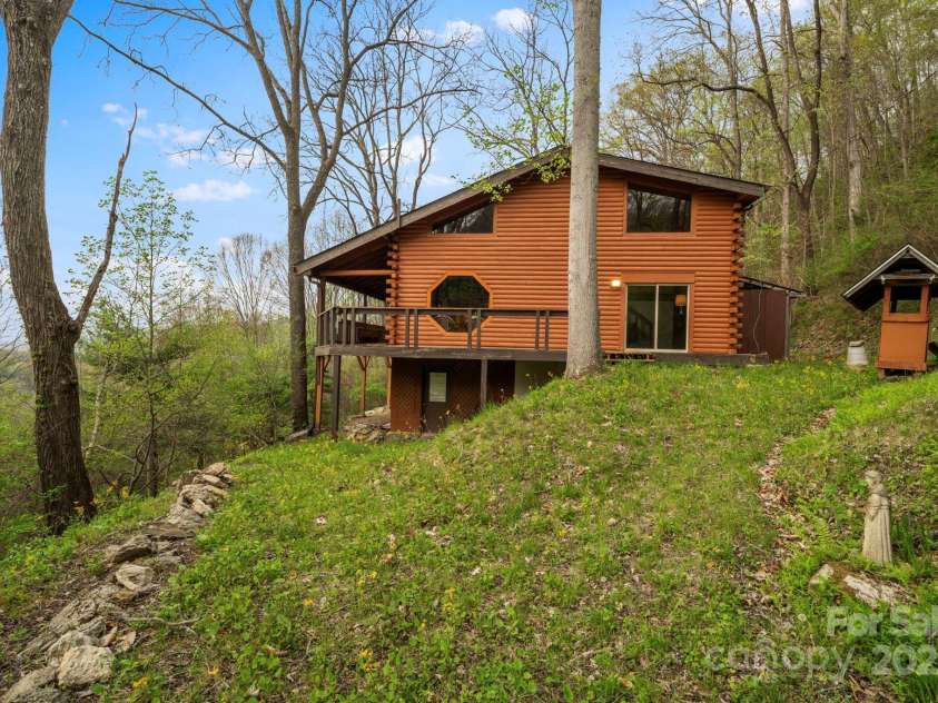 689 Osborne Road, Clyde, NC 28721.  MLS# CAR4250291, YatesRealty ID 12436. 