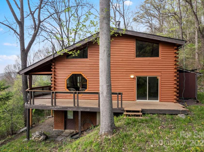 689 Osborne Road, Clyde, NC 28721.  MLS# CAR4250291, YatesRealty ID 12436. 