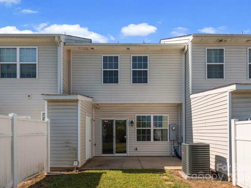 193 Halton Crossing Drive, Concord, NC 28027.  MLS# CAR4310395, YatesRealty ID 12437. 