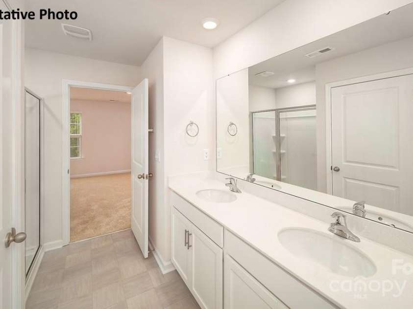 917 Two Brothers Lane, York, SC 29745.  MLS# CAR4254247, YatesRealty ID 12437. 