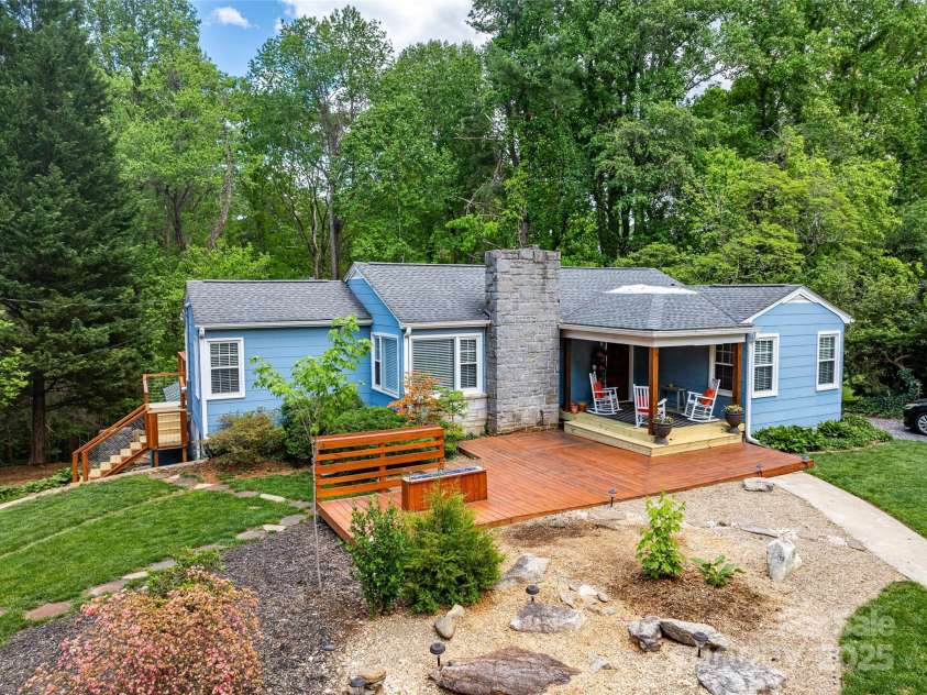 20 Lynnstone Court, Asheville, NC 28805.  MLS# CAR4252560, YatesRealty ID 12438. Aerial Front