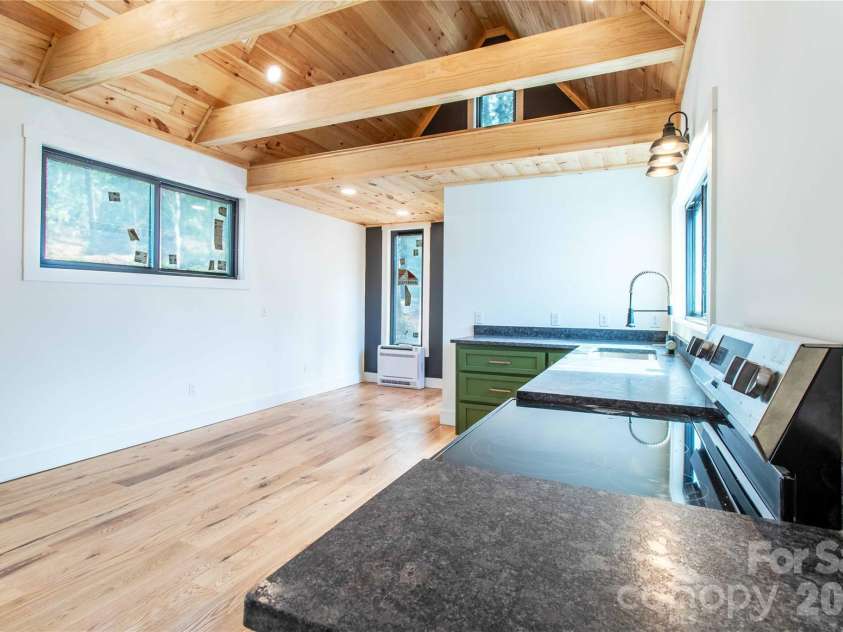261 Maga Lane, Brevard, NC 28712.  MLS# CAR4356969, YatesRealty ID 12440. 