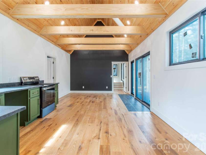 261 Maga Lane, Brevard, NC 28712.  MLS# CAR4356969, YatesRealty ID 12440. 