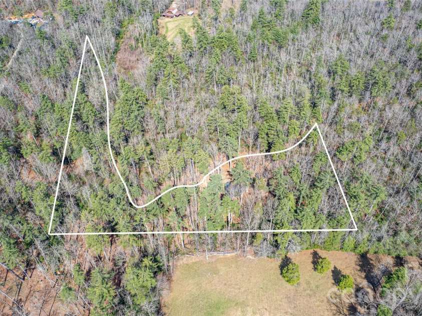 261 Maga Lane, Brevard, NC 28712.  MLS# CAR4356969, YatesRealty ID 12440. 