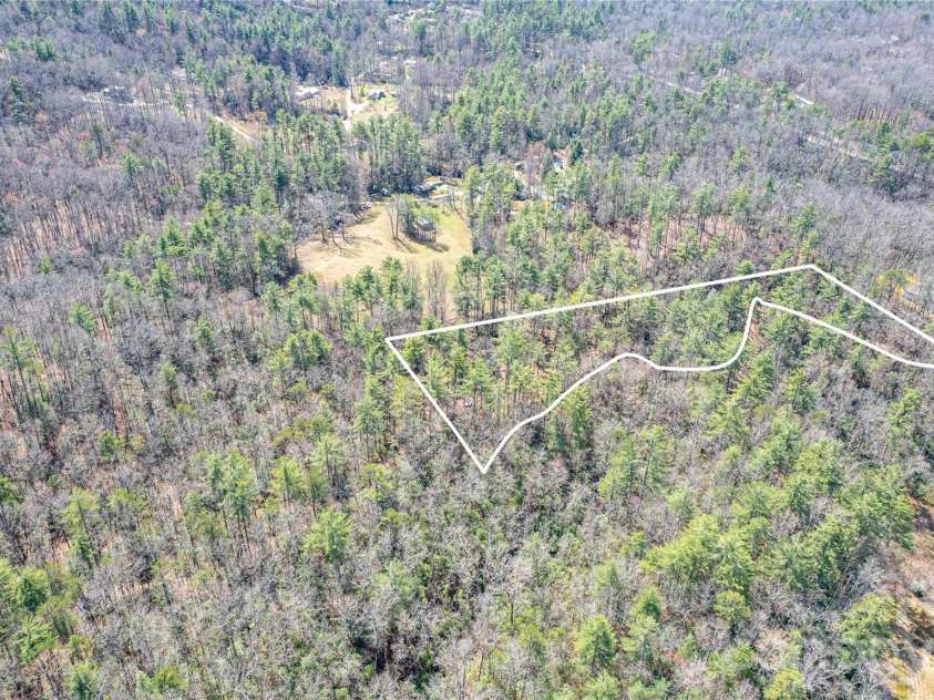 261 Maga Lane, Brevard, NC 28712.  MLS# CAR4356969, YatesRealty ID 12440. 