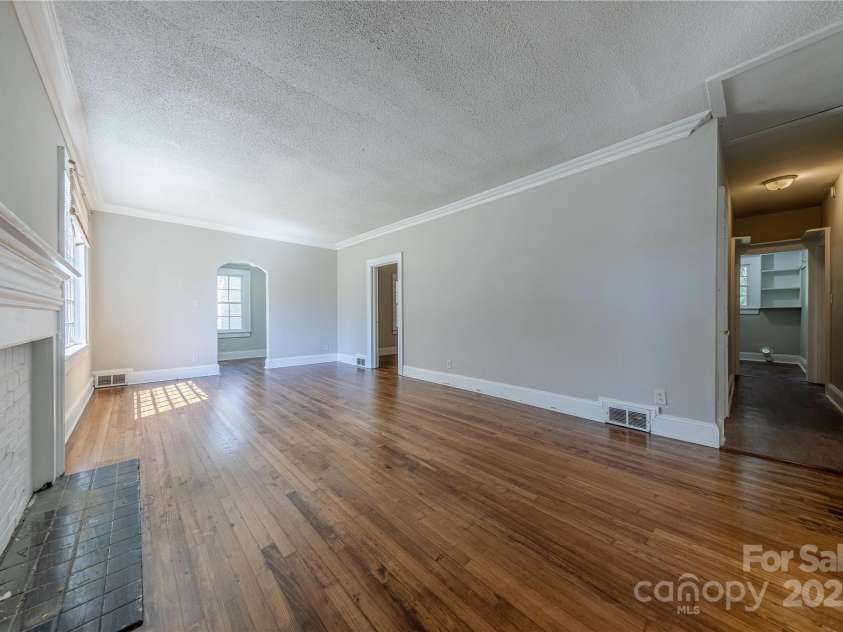 8 Bolt Drive, Shelby, NC 28150.  MLS# CAR4303322, YatesRealty ID 12440. Ample Space